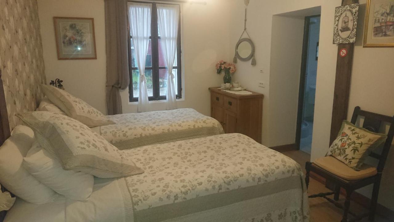 Le Jardin De Rose 24 Feuillebert Romagne 86700 Bed & Breakfast Luaran gambar