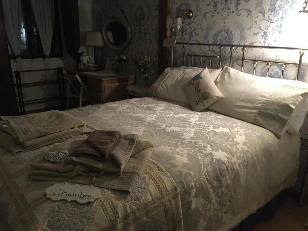 Le Jardin De Rose 24 Feuillebert Romagne 86700 Bed & Breakfast Luaran gambar